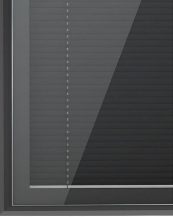 Insulating glass with built-in blinds