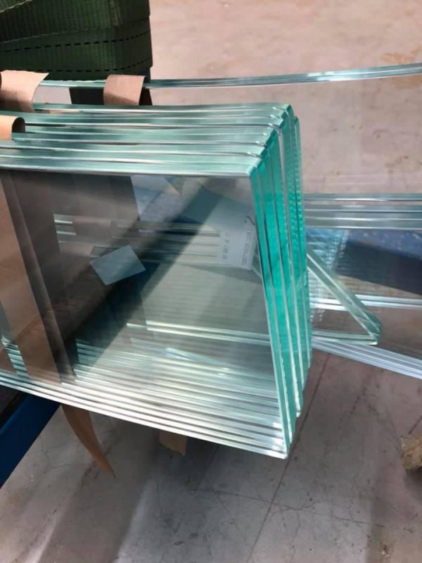 anti-slip laminated glass